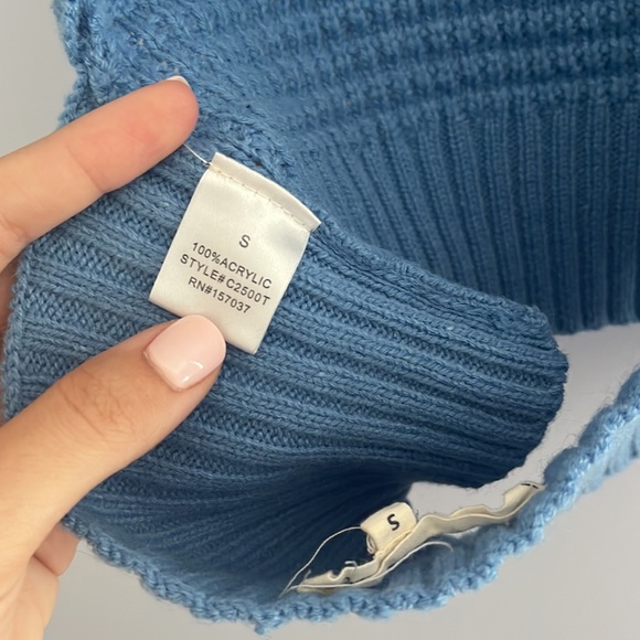 Open back tank sweater - Picture 3 of 3